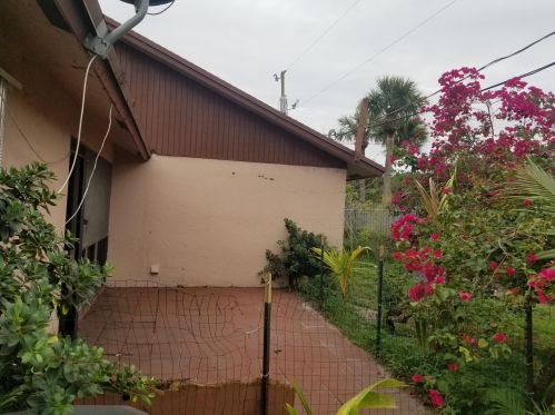 2327 Ida Way, West Palm Beach, FL 33415-7401