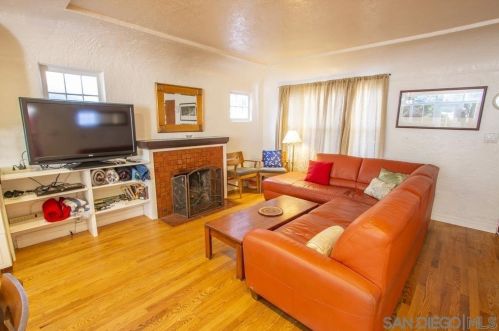 319 Rosecrans St, San Diego, CA 92106-3511
