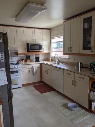 1635 214th St, Torrance, CA 90501-2906