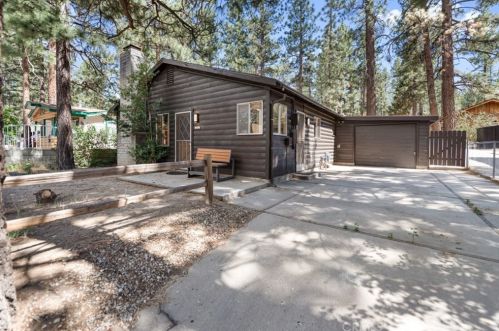 340 Sherwood Blvd, Big Bear City CA  92314 exterior