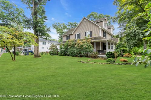 181 Chatham Ave, Oakhurst, NJ 07755-1347