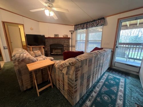 1468 Triple Creek Rd, Champion, PA 15622-2036