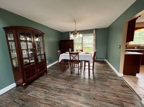 59 Tavern Cir, Middletown CT 06457-1563 exterior