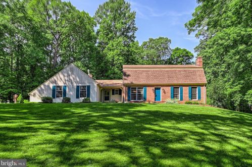 630 Tracey Rd, Hanover, PA 17331-9681