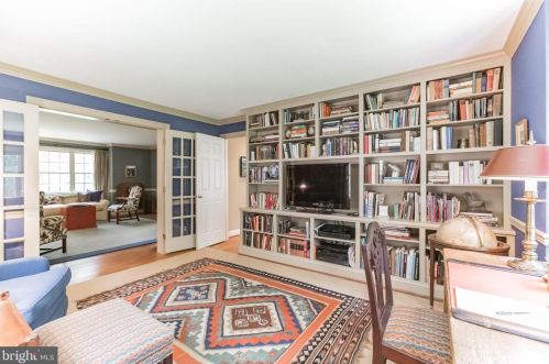 131 Knoxlyn Farm Dr, Kennett Sq PA  19348-2700 exterior