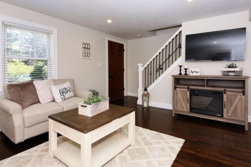 13 Collins St, Danvers MA  01923-2601 exterior