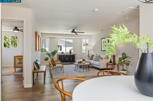 1347 26 St, Oakland CA 94606-3243 exterior