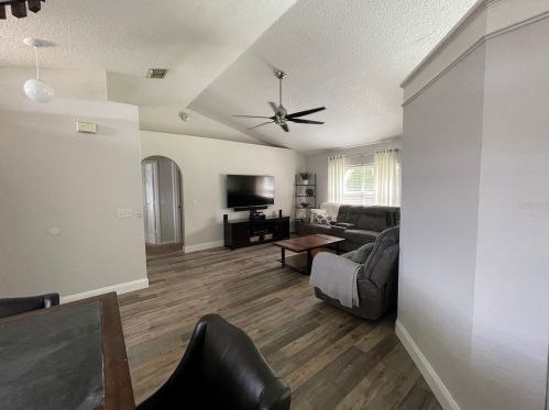 2843 Arbour Trail Ct, Deltona, FL 32725-3029
