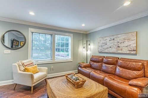 45 Longview Trl, Parsippany NJ  07834-2039 exterior