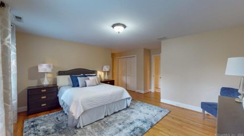 6 Townsend Rd, Farmington CT  06032-1569 exterior