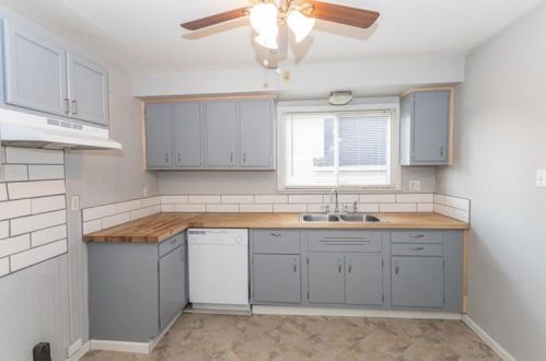 106 11th St, Connellsville PA  15425-2415 exterior