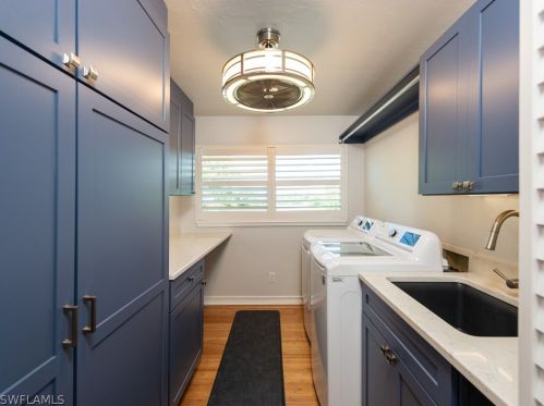 9027 Mockingbird Dr, Sanibel FL  33957-3609 exterior