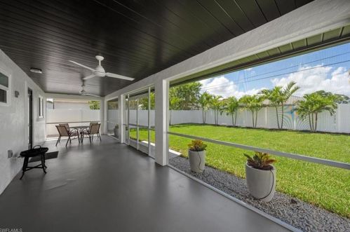 762 103rd Ave, Naples FL  34108-3221 exterior