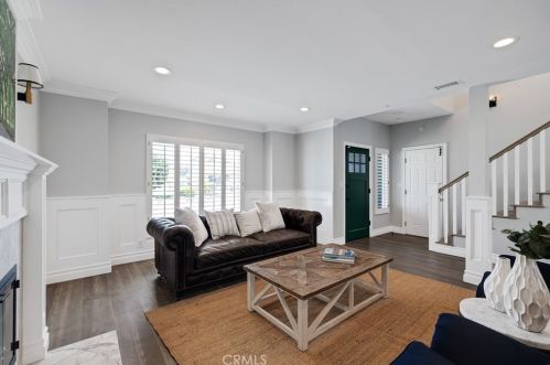 1336 1st St, Manhattan Beach CA  90266-6902 exterior