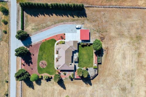 5890 Yuste Ln, Hollister CA  95023-9538 exterior