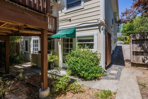 7331 Bodega Ave, Sebastopol CA  95472-3654 exterior