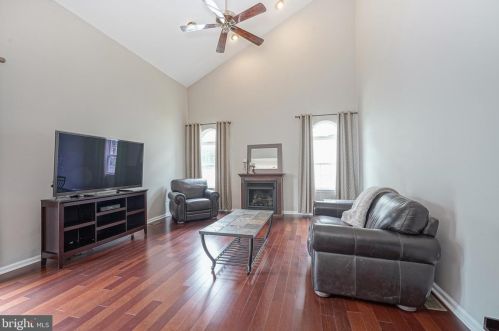 9 Flemish Way, Lumberton Township NJ  08048-4527 exterior