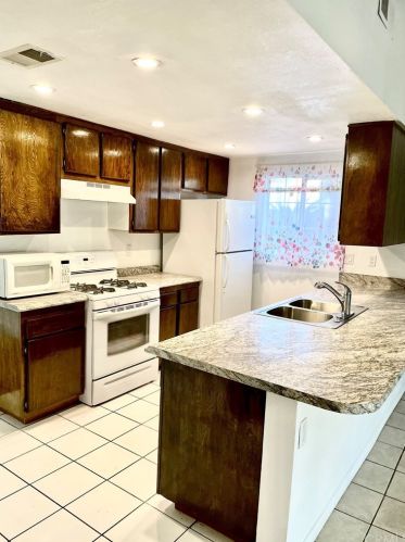 13383 Noble Pl, Chino, CA 91710-4745