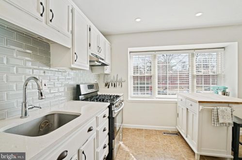 2770 Hyson Ln, Falls Church VA  22043-3522 exterior