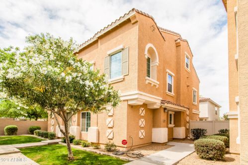 4035 Windsor Dr, Gilbert, AZ 85296-8476