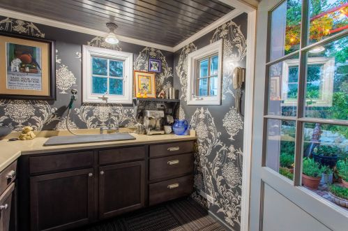 1930 Emerson Ave, Santa Barbara CA 93103-1919 exterior