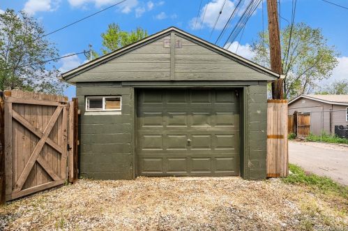 624 Stuart St, Denver CO 80204-2937 exterior