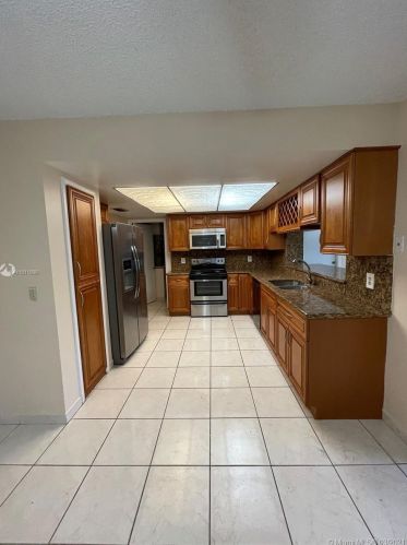 9325 24 Pl, Hollywood FL 33024-3125 exterior