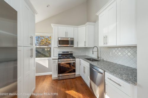3 Fox Dr, Hazlet NJ  07730-1410 exterior