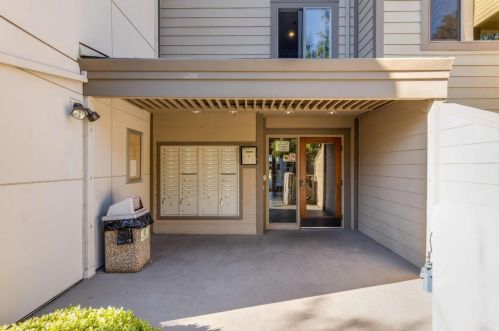 1271 Poplar Ave, Sunnyvale, CA 94086-8671
