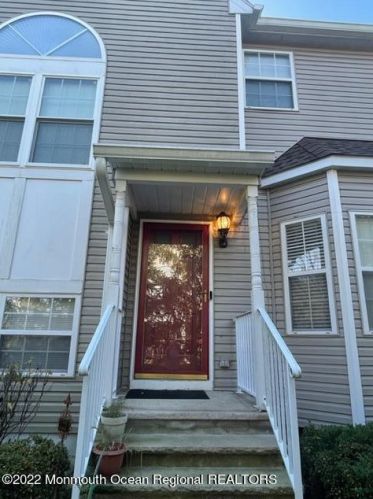 4110 Dairy Ct, East Freehold, NJ 07728-9120