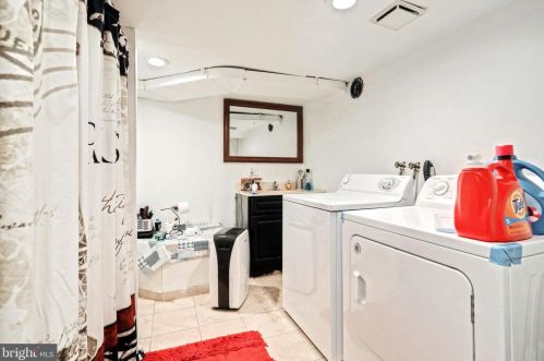 111 Charles St, Red Lion PA  17356-1603 exterior