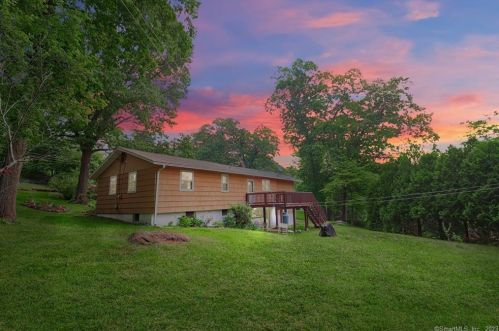 61 Rice Ln, Beacon Falls, CT 06403-1246