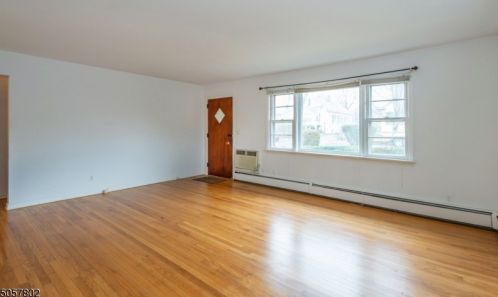 9 Briant Ave, Greystone Park, NJ 07950-1701