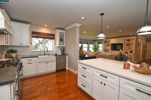 122 El Toyonal, Orinda CA  94563-2133 exterior