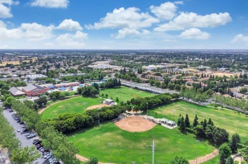 8970 Vista Campo Way, Elk Grove CA  95758-6266 exterior