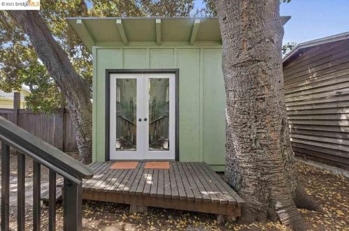 4221 Gln Ave, Oakland CA 94611-4349 exterior