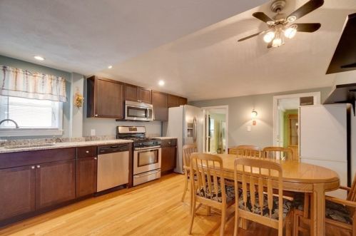 16 Lynn St, Peabody, MA 01960-5733