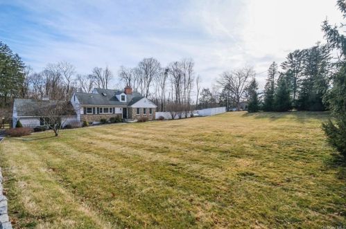 2247 Saw Mill River Rd, Yorktown Hgts, NY 10598-4113