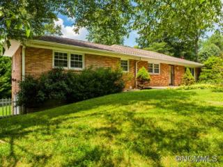 441 Hillcrest Cir, Hendersonville, NC 28792-3010