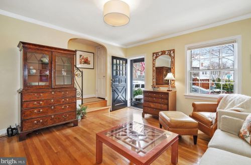 2313 Huidekoper Pl, Washington, DC 20007-1825