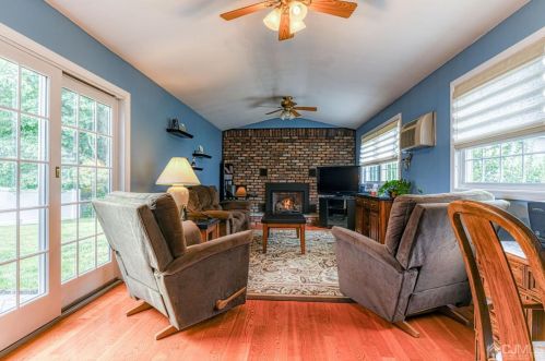 29 Stratford Rd, East Brunswick NJ  08816-2019 exterior