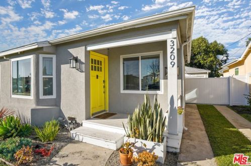 3209 152nd Pl, Gardena, CA 90249-4007