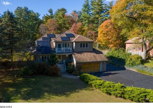 861 Union Valley Rd, West Milford Lakes, NJ 07480-1129