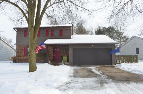 1064 Fairfield Dr, Marysville, OH 43040-9006