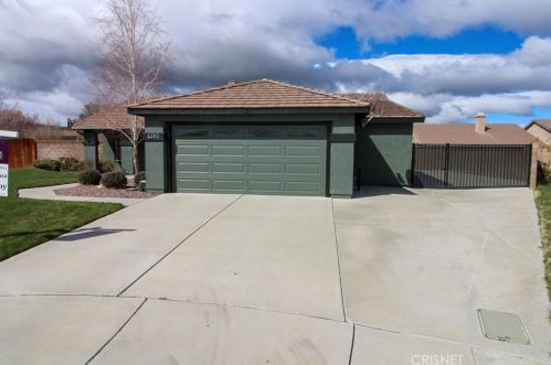 6202 Treehaven Ct, Lancaster, CA 93536-7596