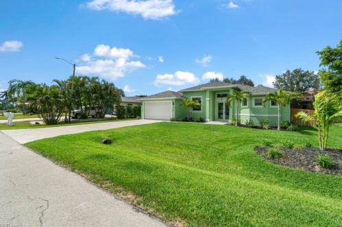 28124 Sunset Dr, Bonita Springs FL  34134-7503 exterior