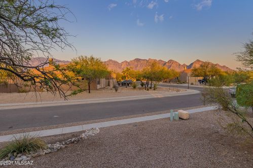 12615 Red Eagle Dr, Tucson, AZ 85755-7402