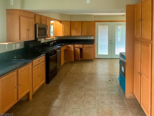 139 Schofield Rd, West Milford Lakes NJ  07480-4538 exterior