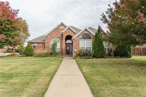 4544 Putting Green Dr, Fayetteville, AR 72704-7531