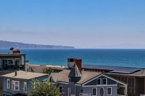 413 Bayview Dr, Manhattan Beach CA  90266-5717 exterior